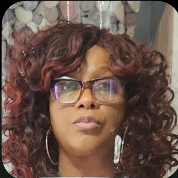 Meet your Posher, Rochelle - Picture 1 of 1